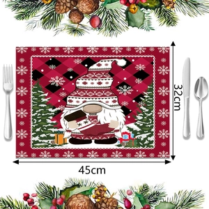 Vista detallada del mantel navideño 45x32cm con gnomo rojo y patrones de copos de nieve