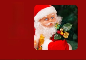 Nahaufnahme der Weihnachtsmann-Puppe mit rotem Samtanzug und grünem Geschenksack