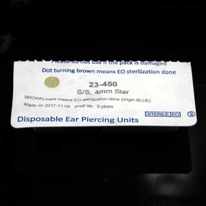 Disposable ear piercing gun with 316L stainless steel 4mm star stud and EO sterile seal