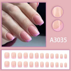 Set de 24 faux ongles carrés French rose nude avec une finition brillante et douce