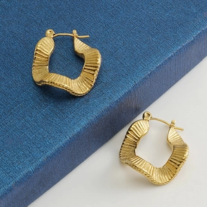 Chic 18K gold plated stainless steel U-shaped earrings with ruffled wave texture design