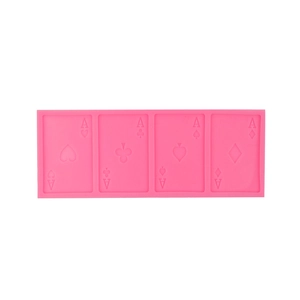 Molde de silicona rosa con cuatro motivos de cartas de póker para chocolate y tartas