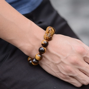 Natur-Tigerauge Perlenarmband für Herren mit einem handgeschnitzten Pixiu-Anhänger