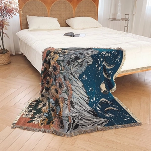 Coperta intrecciata boho con motivi di girasoli e cielo stellato e bordi sfrangiati