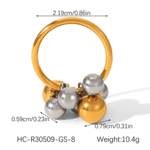 Détail de la bague en acier avec perles bicolores montrant les dimensions et le poids