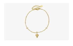 Detail of 18k gold heart anklet with round zircon stones and K18 hallmark on lobster clasp