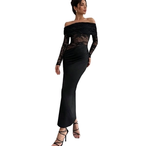 Elegantes schulterfreies schwarzes langes Kleid mit Spitzen-Patchwork und schmaler Passform