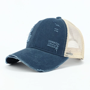 Vintage Trucker Cap mit Used-Look aus dunkelblauem Denim und cremefarbenem Netzgewebe