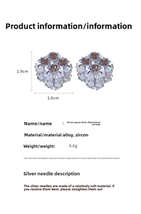 Dettaglio macro di orecchini quadrati in zircone con dimensioni di 1,9 cm x 1,6 cm