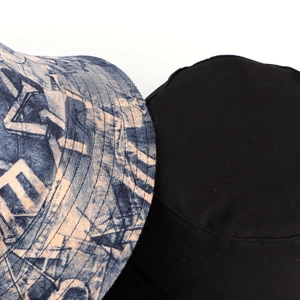 Reversible frosted suede bucket hat with letter print and solid black twill texture