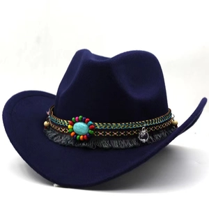 Chapeau de cowboy bleu foncé en feutre avec perles ethniques, turquoise et franges