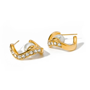 Elegant 18k gold wave earrings featuring premium pearls and sparkling crystal stones
