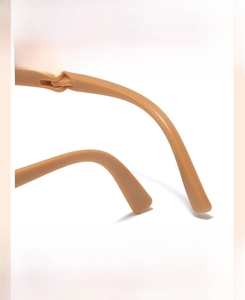 Detail of round foldable kids sunglasses featuring ergonomic anti-slip temple tips