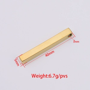 Detailed view of golden 5x40mm stainless steel bar pendant with dimensions and weight info