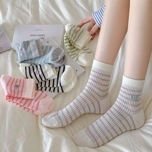 Women Crew Socks Striped Combed Cotton Breathable Small Letter Embroidery Fresh Japanese Style Mid Calf Fashion Soft Casual
