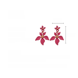 Détail des boucles d'oreilles fleurs roses en alliage avec dimensions 3,2x2,3cm et poids 53g