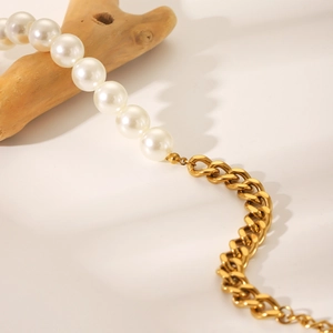 18K gold-plated stainless steel Cuban link bracelet with elegant white pearls