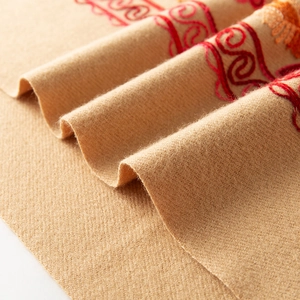 Écharpe beige en cachemire avec broderie ethnique et texture douce et épaisse pour l'hiver
