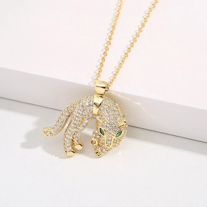 Panther Pendant Necklace Copper 18K Gold Plated Cubic Zirconia Green Eye Micro Paved Jewelry For Men Women Fashion