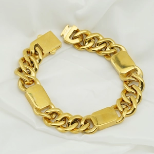 Bracciale a catena cubana dorata con ciondoli rettangolari su seta bianca lussuosa