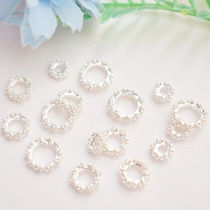 Perles intercalaires flocon de neige en zircone argentée de différentes tailles pour bijoux