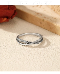 Detailed macro view of S925 sterling silver ring showing the engraved S925 hallmark