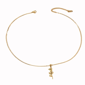 Elegant 3D rose pendant necklace in gold-plated stainless steel for women fashion
