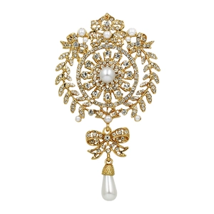 Luxury crystal pearl brooch with crown wheat ear design and teardrop pendant on white background