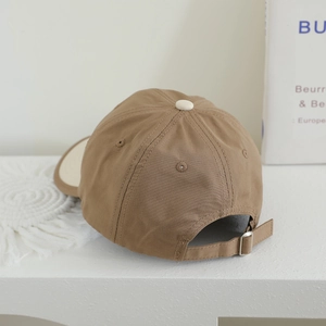 Casquette de baseball marron en coton pour enfants avec passepoil blanc et boucle métal