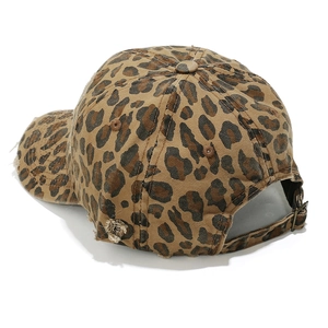 Vue arrière de la casquette léopard effet usé avec boucle métallique ajustable
