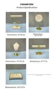Paramètres de taille détaillés pour présentoirs à bijoux dorés et velours beige