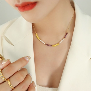 Collier Künstliche Perle Imitation Pierre Oeil De Chat Acier Titane Plaqué Or 18K Künstliche Perles Colorées Bijoux De Mode Réglables Femmes