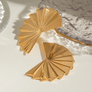 Retro 18k gold plated stainless steel fan shaped earrings with pleated texture