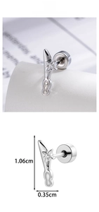 Detailed view of silver star cartilage stud with cubic zirconia and 1.06cm height scale