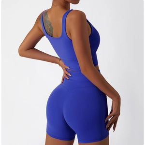 Détail de l'ensemble de yoga bleu foncé avec coutures plates et dos en forme de U