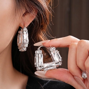 Boucles D'oreilles Créoles En Forme De U En Strass Géométriques Alliage Bijoux Avec Tige En Argent Chic Luxe Pour Femmes