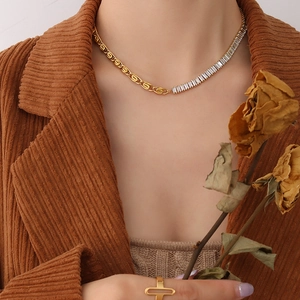 Luxurious 18K gold plated necklace with rectangular zircons and chic chain design