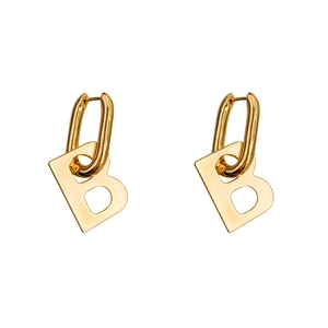 Elegante goldene Buchstaben-B-Ohrhänger mit polierten ovalen Reifen und minimalistischem Design