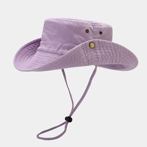 Sombrero de sol de algodón transpirable morado claro con ala ancha y correa ajustable