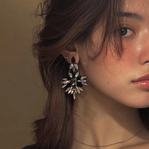 Boucles d'oreilles pendantes vintage avec strass et pierres marquises pour événements