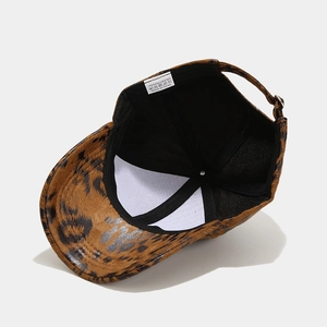 Baseballkappe mit Leopardenmuster aus Kunstleder mit braunem Tiermuster und schwarzem Futter