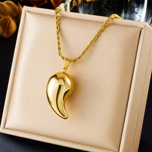 Stainless Steel Pendant Necklace Polished Teardrop Curved Tooth Retro Punk Rope Chain For Women