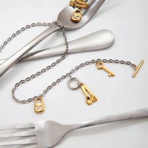 Collier bicolore en acier inoxydable avec boucle OT, pendentifs cadenas, clé et cuillère