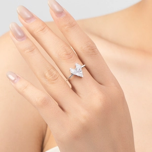 Bague élégante en argent sterling S925 avec zircons en cœur au style minimaliste moderne