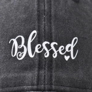 Casquette de baseball en coton délavé gris foncé avec broderie Blessed et cœur