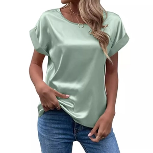 Elegant green satin short sleeve t-shirt with crew neck and rolled cuffs for women