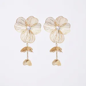 Elegant Gold Hollow Flower Artificial Pearl Drop Earrings For Women Stainless Steel Mesh Woven Long Tassel Dangle Floral Jewelry