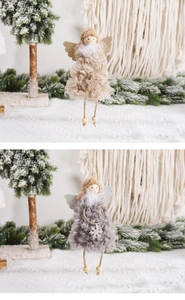 Détails d'anges de Noël faits main avec fausse fourrure bouclée et perles en bois