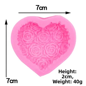 Roze hartvormige siliconen mal met rozenpatroon 7x7cm voor taartdecoraties