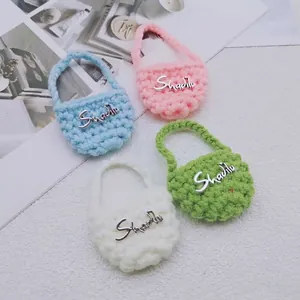 Set di mini borse a tracolla fatte a mano all'uncinetto in azzurro rosa beige e verde